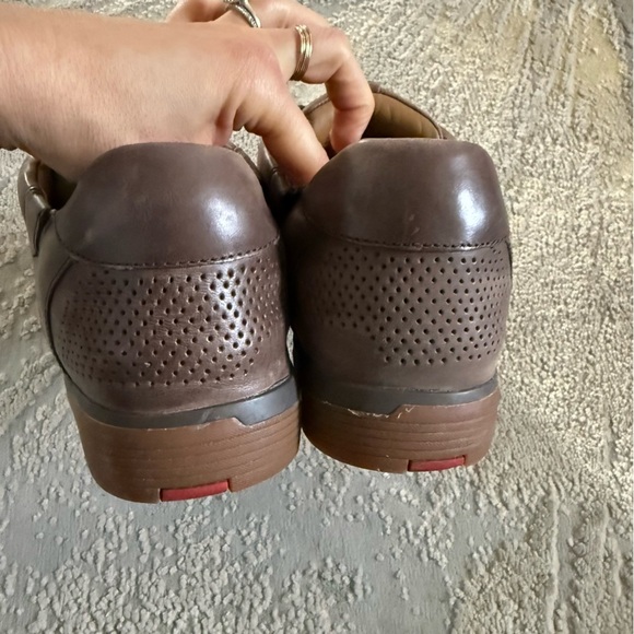 Kizik KZK brown leather sneakers no tie Hands Free Slip On Casual Shoes 11 wide main image 8